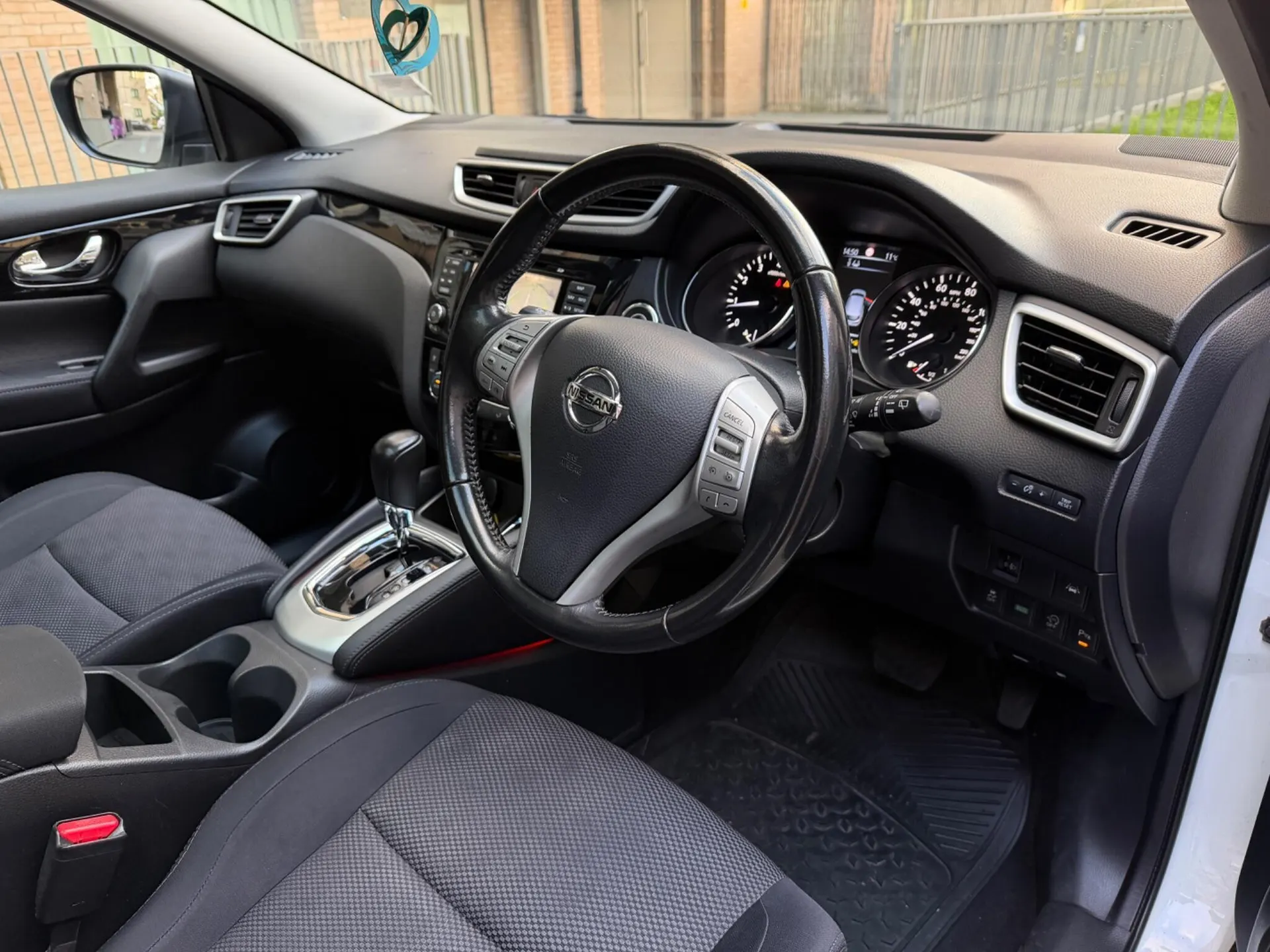 2016 Nissan Qashqai 1.2 DIG-T n-tec+ XTRON 2WD Euro 6 (s/s) 5dr in White — side profile