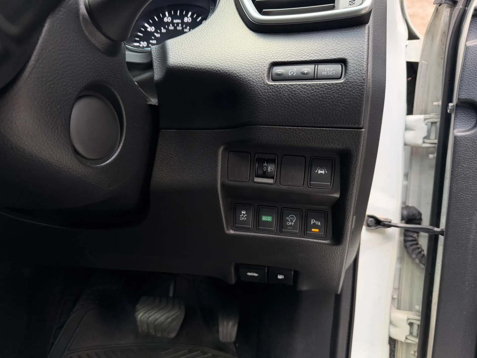 2016 Nissan Qashqai 1.2 DIG-T n-tec+ XTRON 2WD Euro 6 (s/s) 5dr in White — photo 10