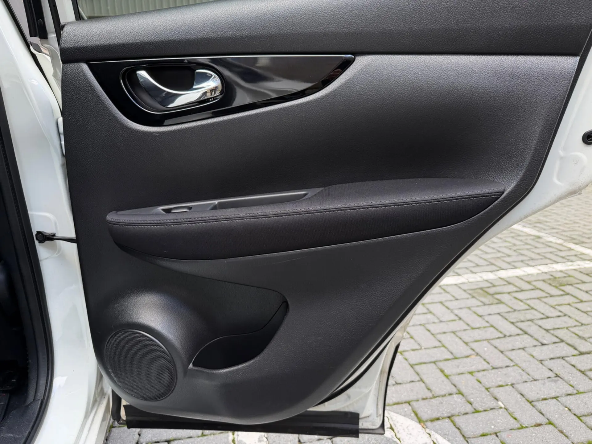 2016 Nissan Qashqai 1.2 DIG-T n-tec+ XTRON 2WD Euro 6 (s/s) 5dr in White — photo 14