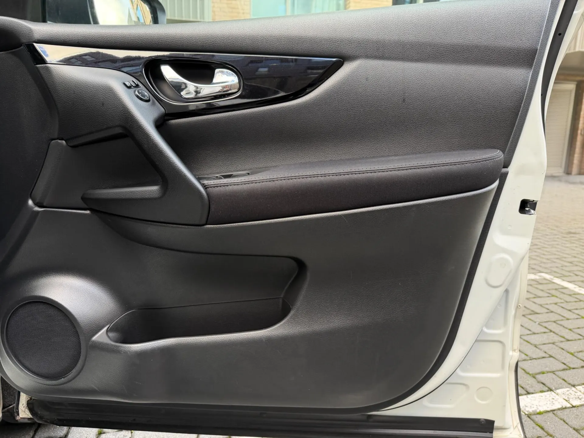 2016 Nissan Qashqai 1.2 DIG-T n-tec+ XTRON 2WD Euro 6 (s/s) 5dr in White — photo 16