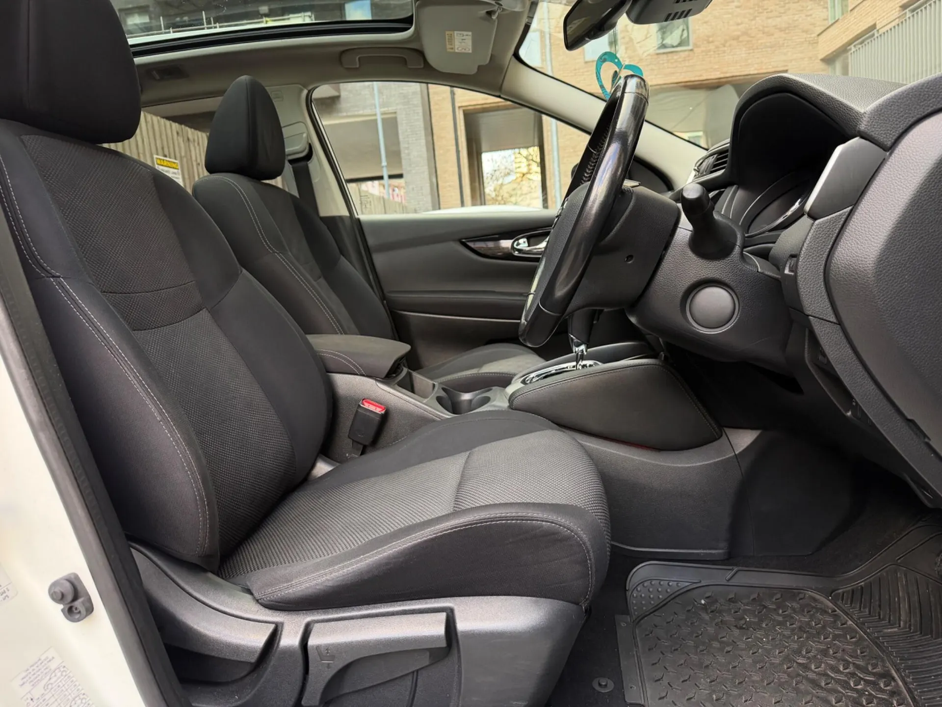 2016 Nissan Qashqai 1.2 DIG-T n-tec+ XTRON 2WD Euro 6 (s/s) 5dr in White — photo 17