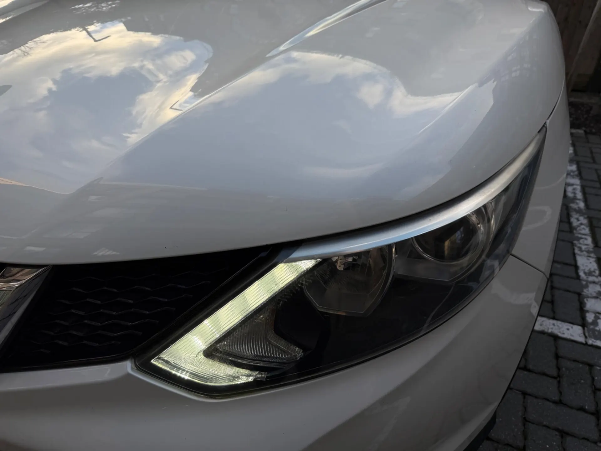 2016 Nissan Qashqai 1.2 DIG-T n-tec+ XTRON 2WD Euro 6 (s/s) 5dr in White — photo 23