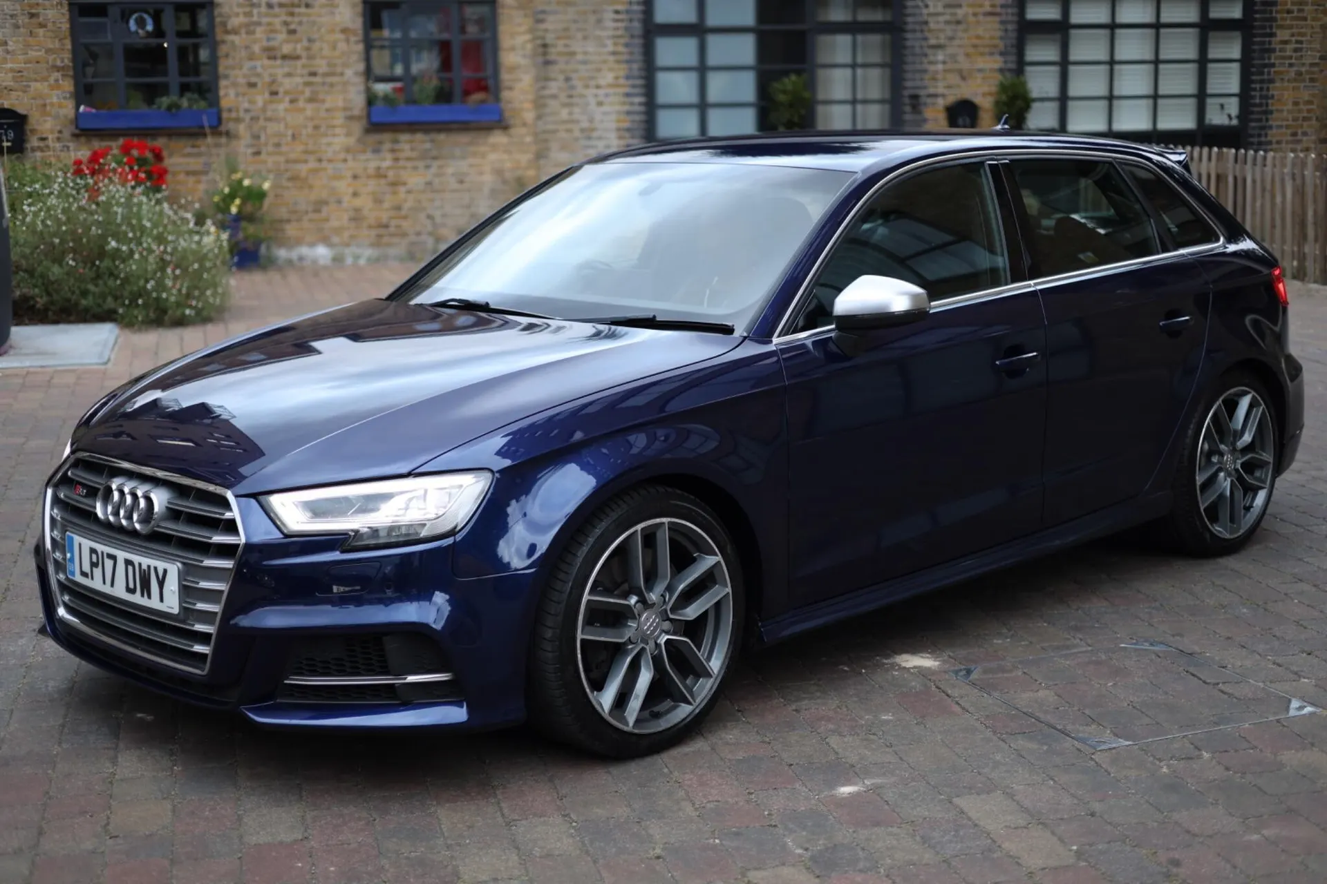 2017 Audi S3 2.0 TFSI Sportback S Tronic quattro Euro 6 (s/s) 5dr — dashboard