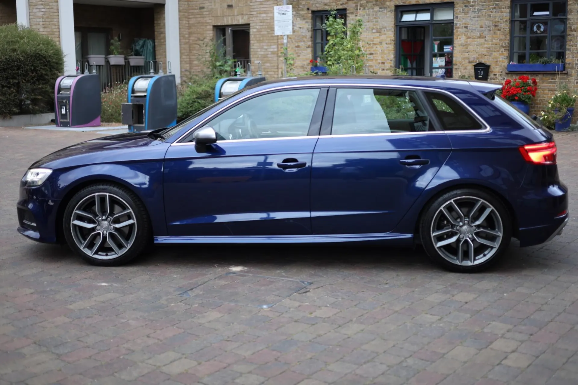 2017 Audi S3 2.0 TFSI Sportback S Tronic quattro Euro 6 (s/s) 5dr — photo 9
