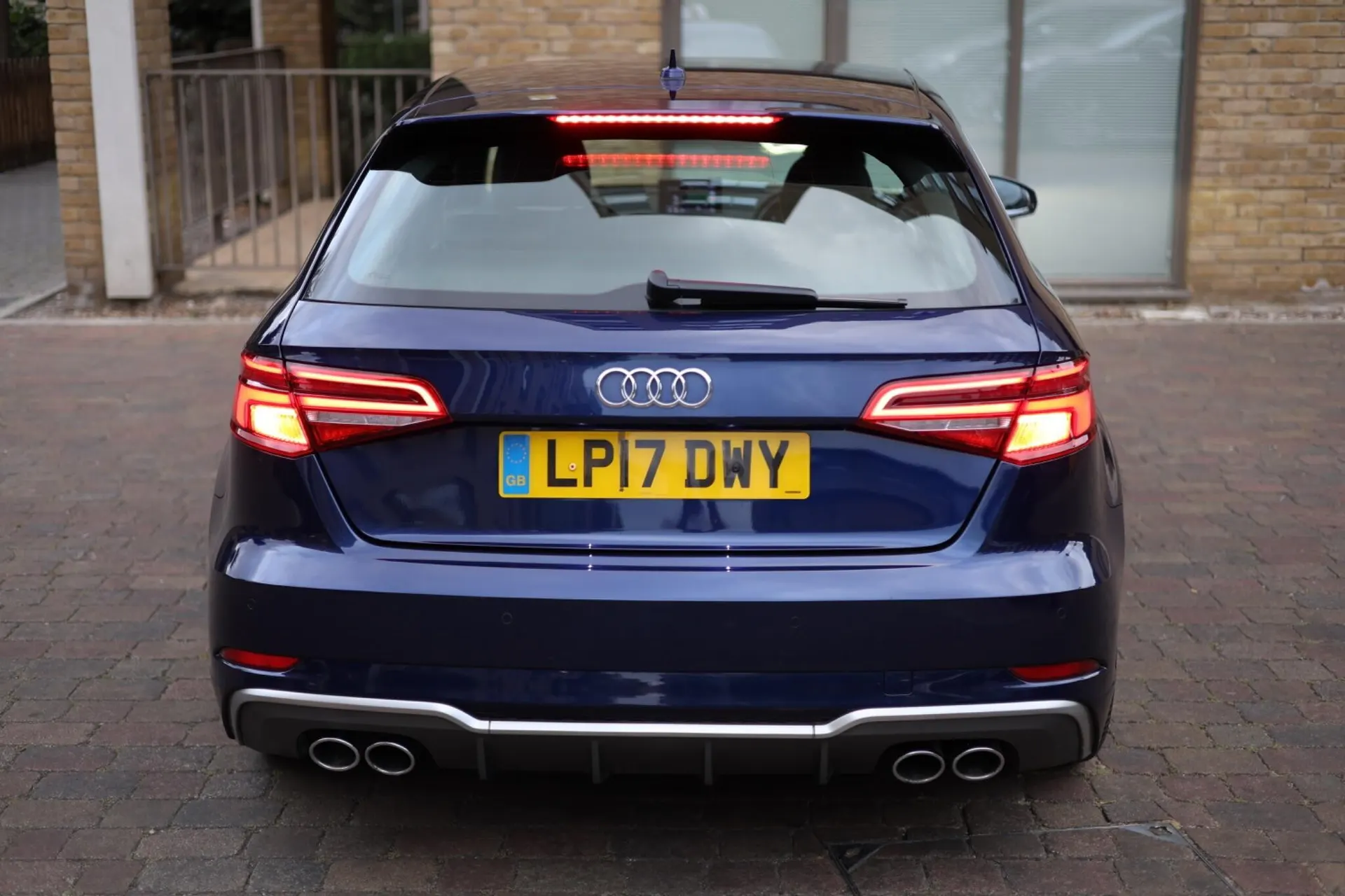 2017 Audi S3 2.0 TFSI Sportback S Tronic quattro Euro 6 (s/s) 5dr — photo 10