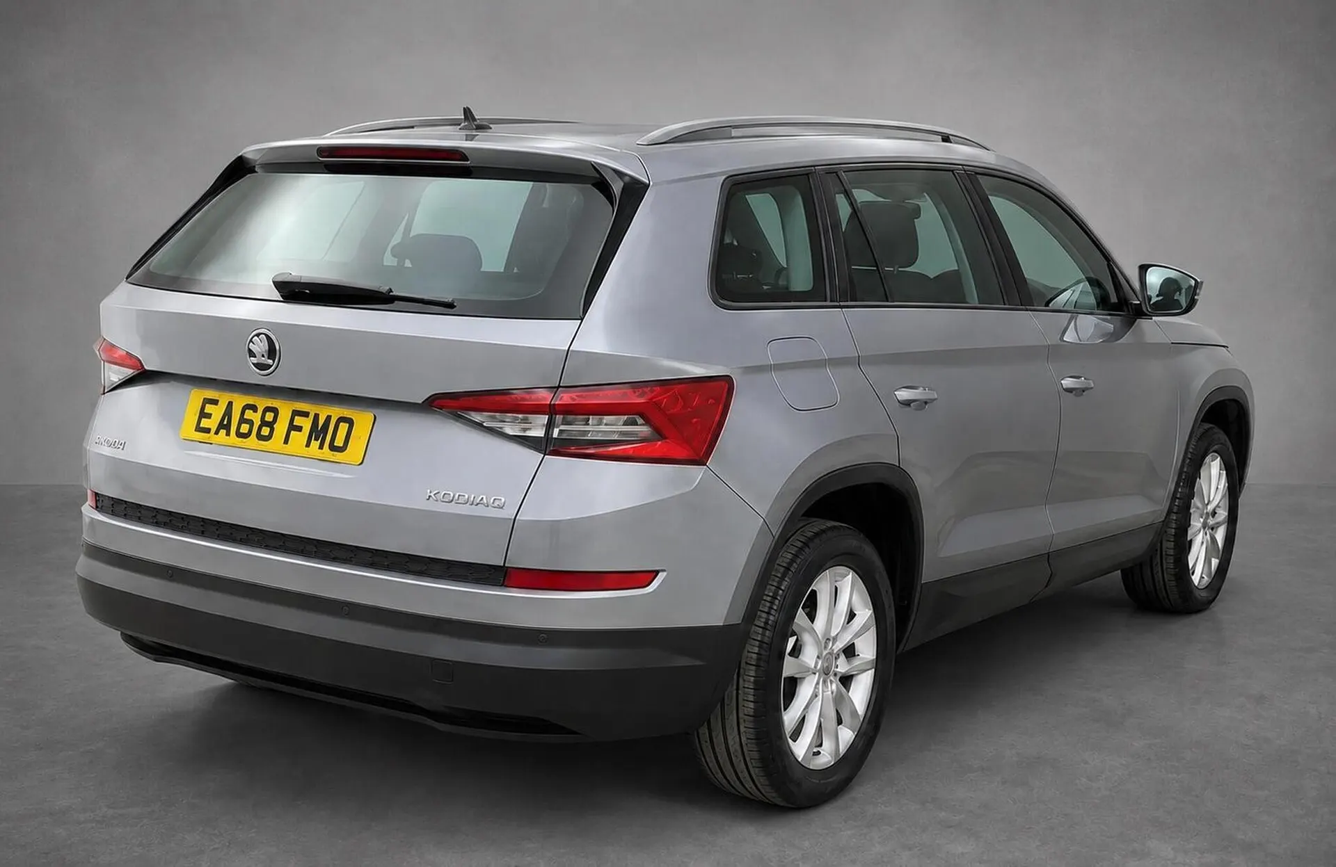 2019 Skoda Kodiaq 1.5 TSI ACT SE DSG Euro 6 (s/s) 5dr (7 Seat) in Grey — interior, front seats