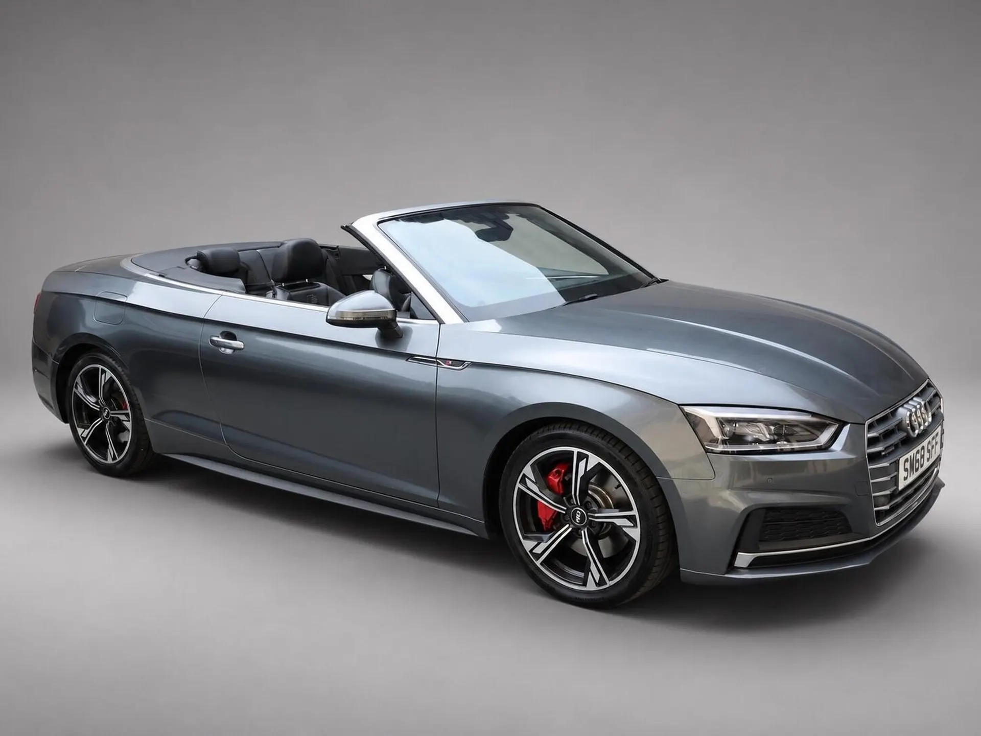 2018 Audi A5 Cabriolet 2.0 TFSI S line S Tronic quattro Euro 6 (s/s) 2dr in Grey — front three-quarter