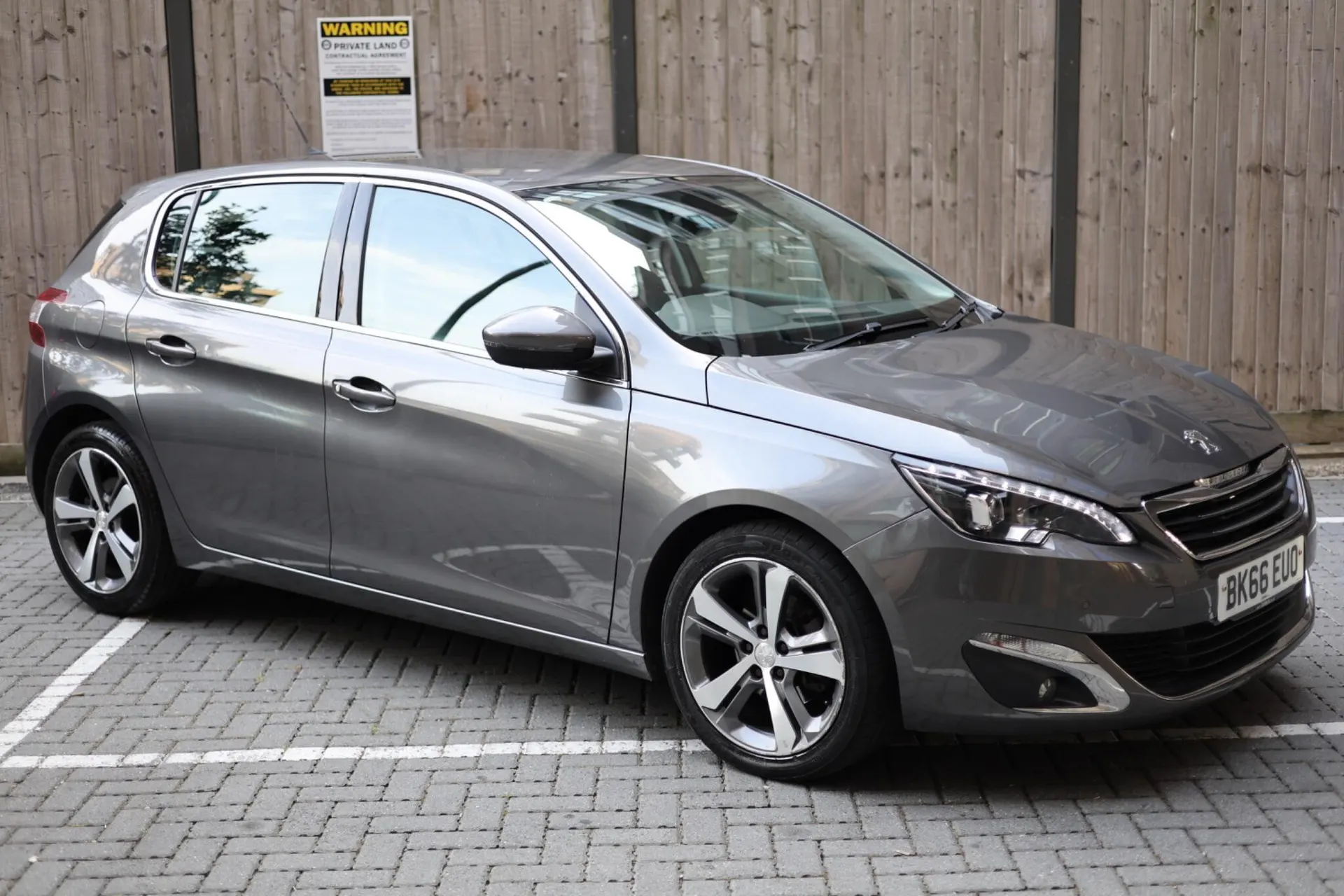 2016 Peugeot 308 1.2 PureTech Allure EAT Euro 6 (s/s) 5dr — front three-quarter