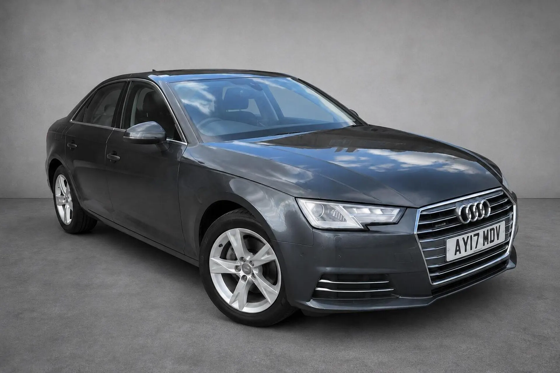 2017 Audi A4 3.0 TDI V6 Sport S Tronic Euro 6 (s/s) 4dr in Grey — front three-quarter